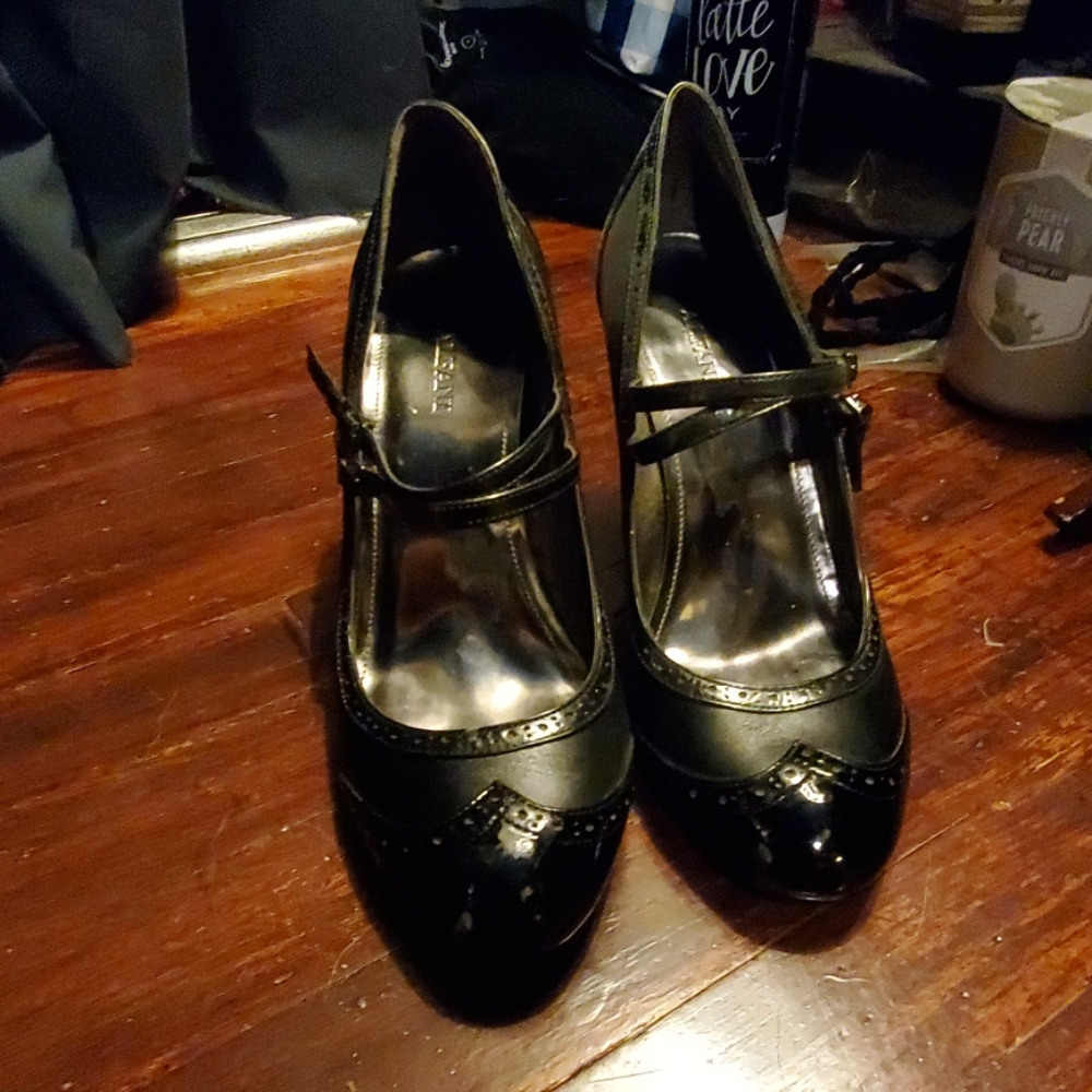 Alfani wing tip heals